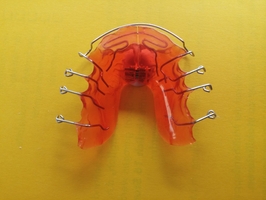 Повече за  Dental Implants 1